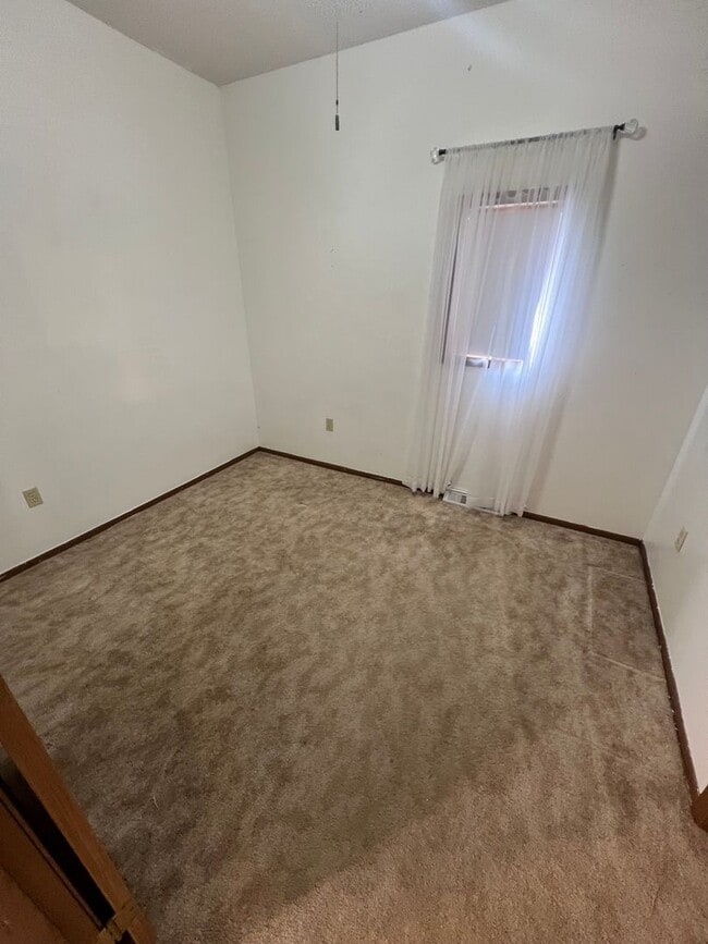 Building Photo - 2397 N Roosevelt St