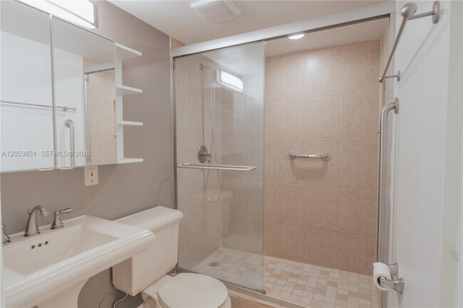 Building Photo - 2700 Coral Springs Dr