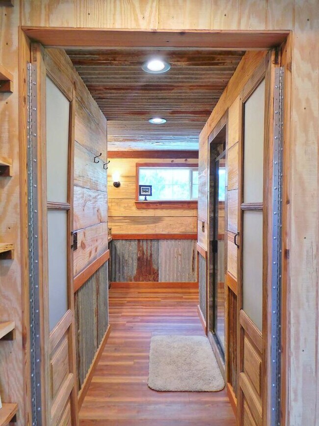 Building Photo - 8625 Grassbur Rd