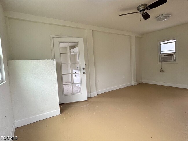 Building Photo - 2150 Panama Ave