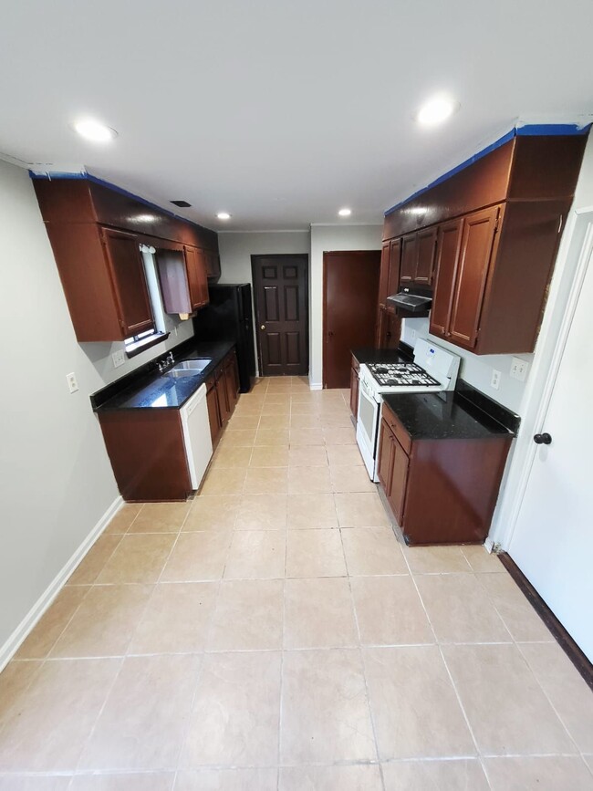 Building Photo - 4715 Cricklewood Ln