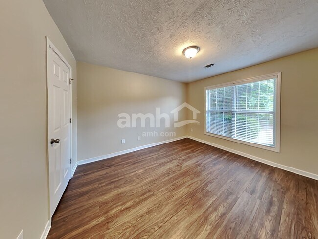 Building Photo - 3385 Woodash Ln