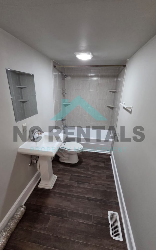 Building Photo - 714 Dillard St