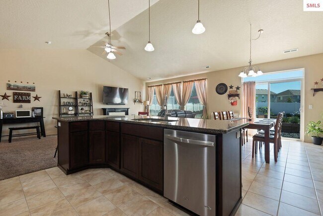 Building Photo - 4342 Magrath Dr