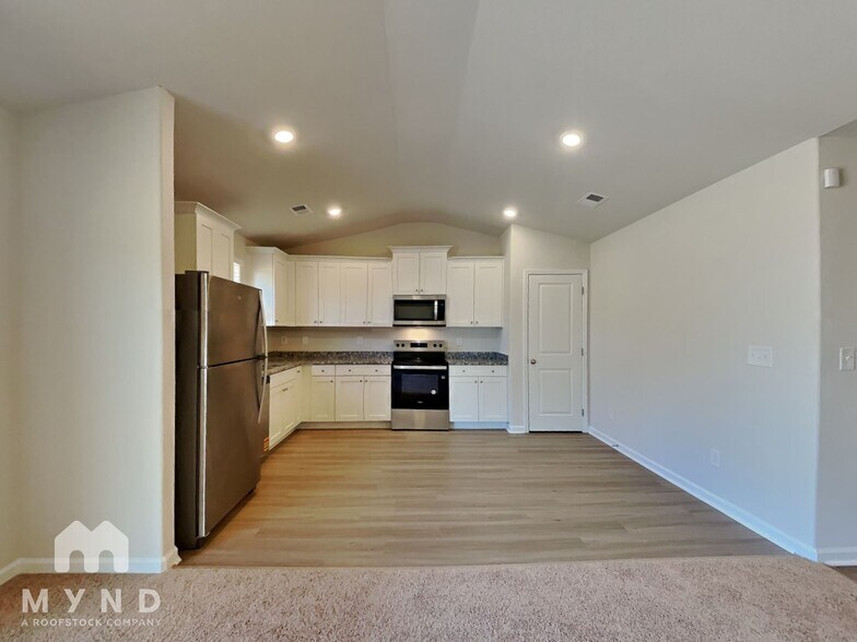 Building Photo - 365 Taverners Ln