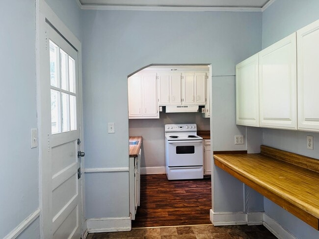 Building Photo - Beautiful 4 bedroom 2 bathroom home in Lagrange! Must see!