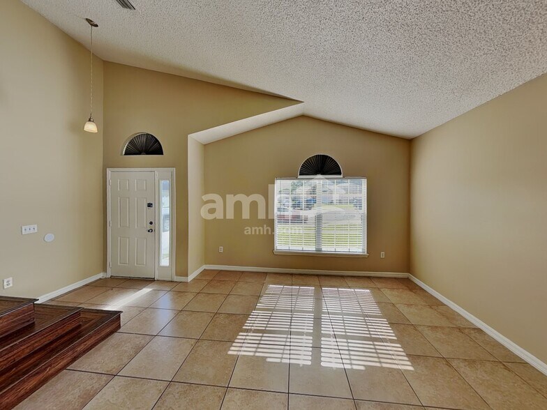 Building Photo - 2809 Sherbrook Ct