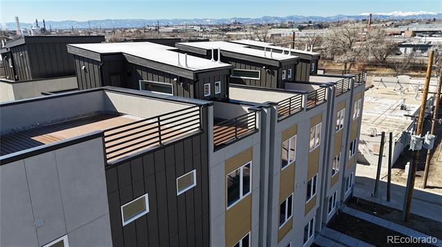 Building Photo - 2105 S Galapago St