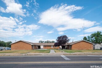 Building Photo - Golden Ridge Apartments