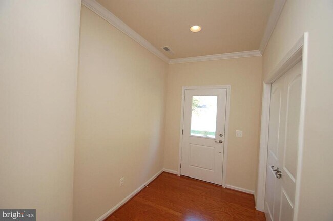 Building Photo - 43975 Eastgate View Drive