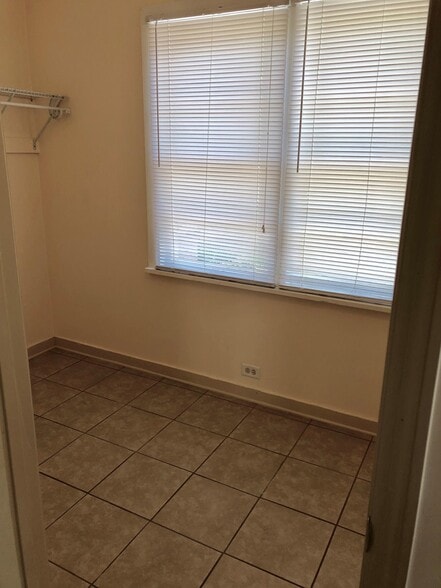 Building Photo - 714 Spring St