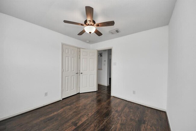 Building Photo - 3738 Lehall St