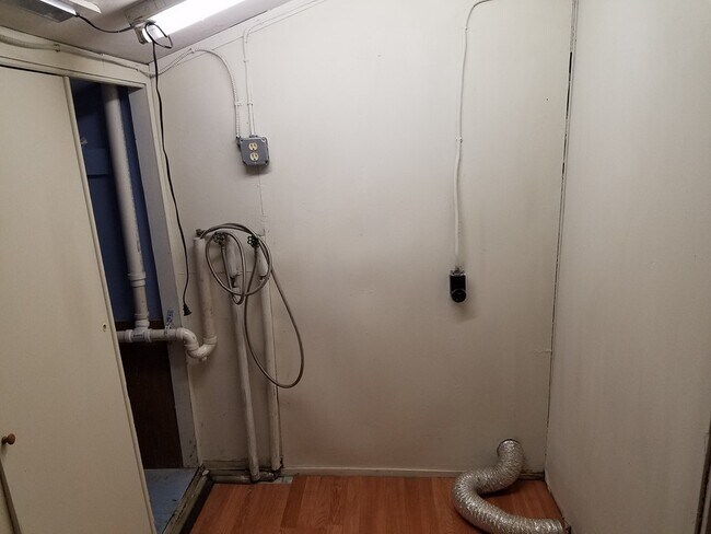 Building Photo - 19 Muriel Rd