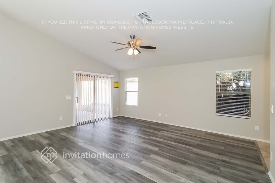 Building Photo - 12506 W Lincoln St