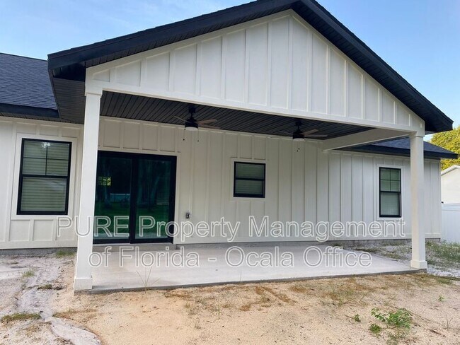 Building Photo - 2635 NE 37th Place Rd