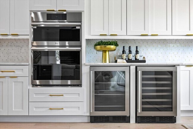 Building Photo - 3601 W Platt St