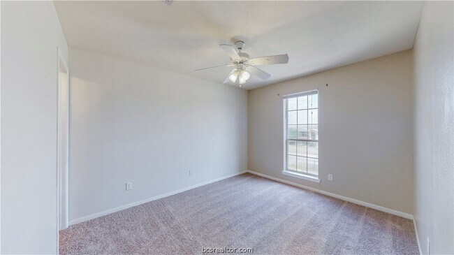 Building Photo - 1509 Hollow Hill Dr