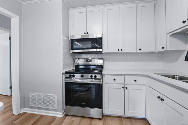 Building Photo - 111 Lori St