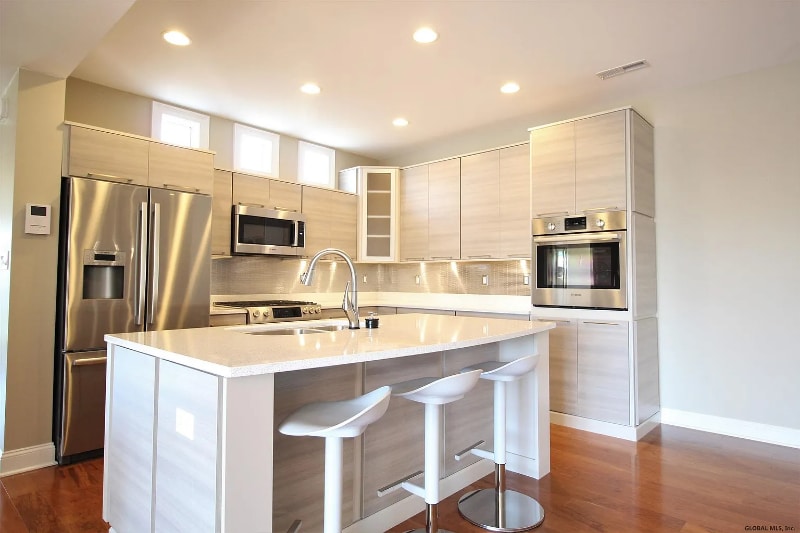 Building Photo - 713 Lois Ln