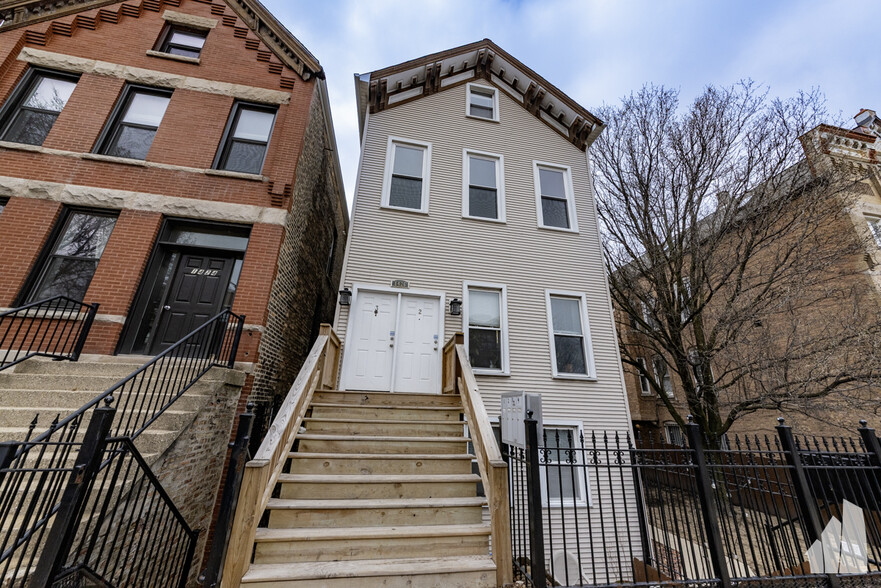 Building Photo - 1426 N Greenview Ave