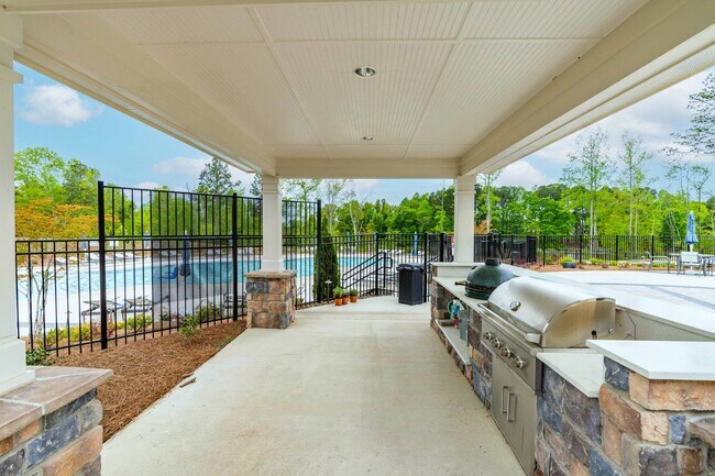 Building Photo - 55+ Del Webb community in Fuquay Varina with tons of amenities! -Available Now!