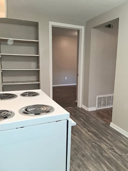 Building Photo - 3506 Kahlert Ave