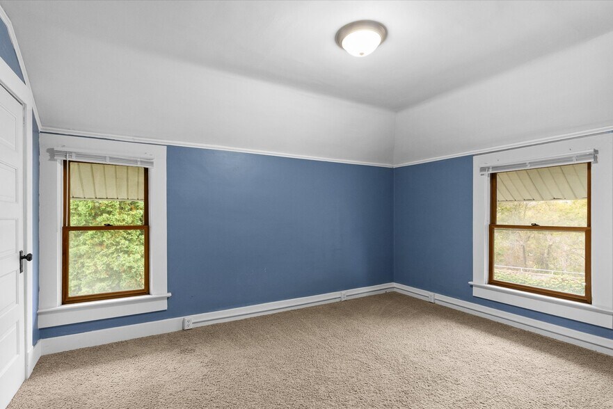 Building Photo - 1134 Saint Joseph Blvd