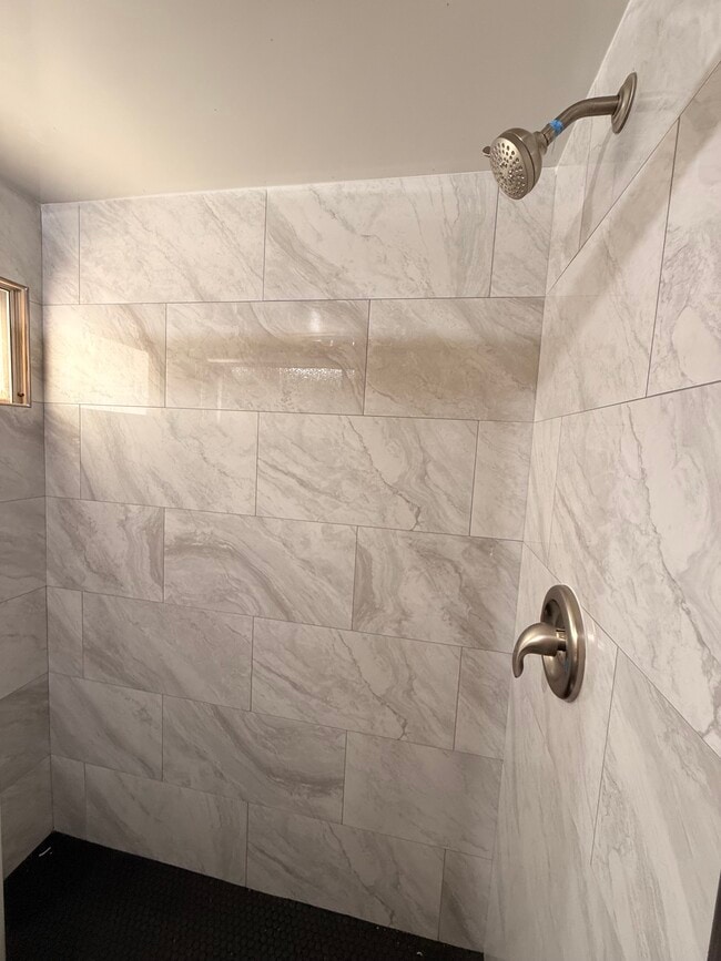 Building Photo - 254 Shoshone Ln