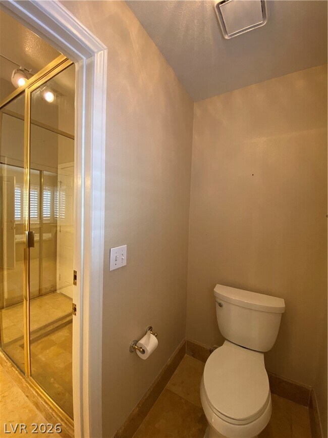 Building Photo - 7816 Waterfalls Ave
