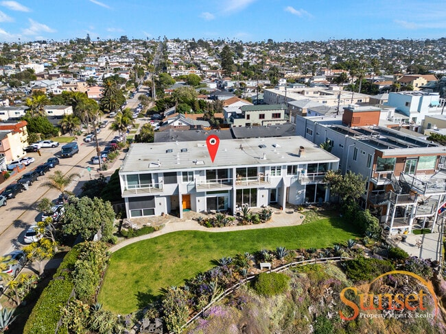 Building Photo - 4985 Coronado Ave