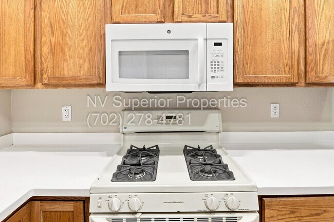 Building Photo - SE!! Stallion Mountain!! Gated!!! Single Story Home!! No Carpets!!! Covered patio!! Water Conditi...