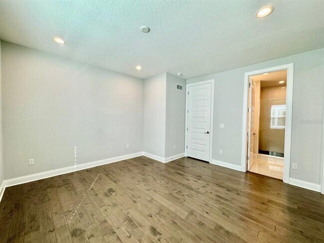 Building Photo - 4215 W North A St