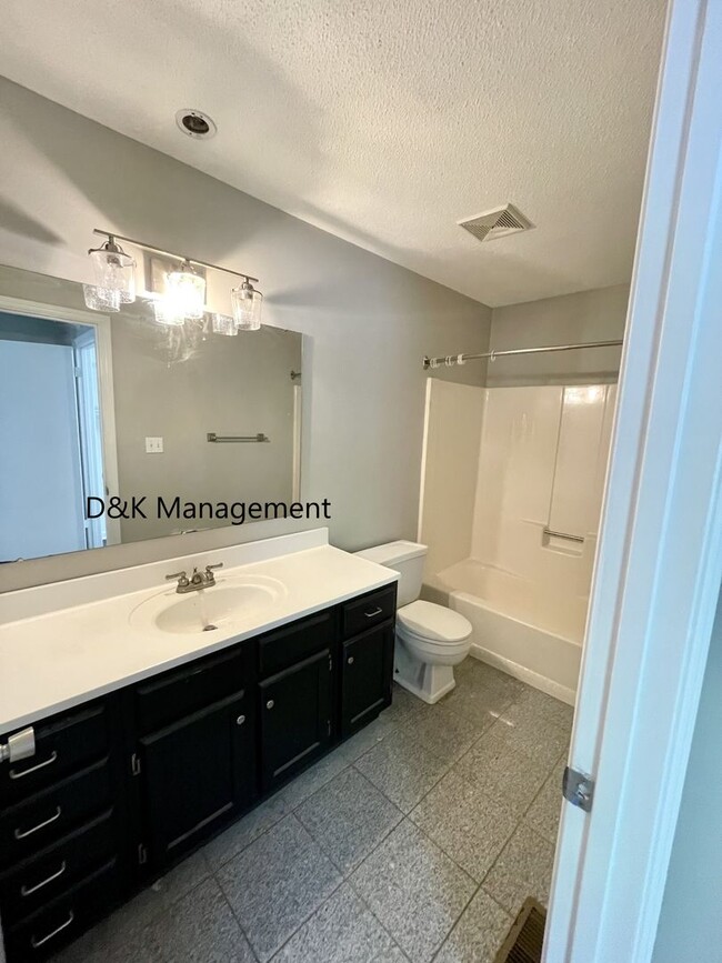 Building Photo - Beautiful 4 Bedroom Home Near Lovell Rd