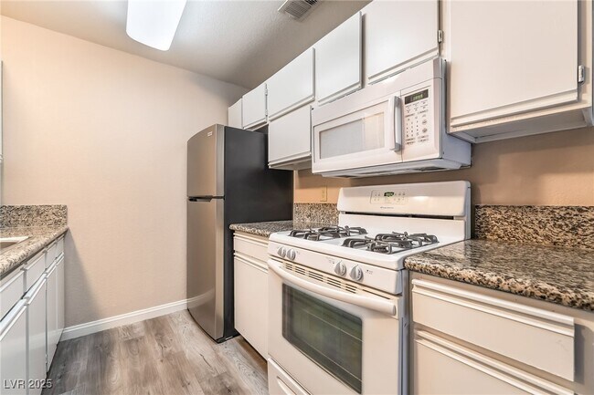 Building Photo - 2200 S Fort Apache Rd