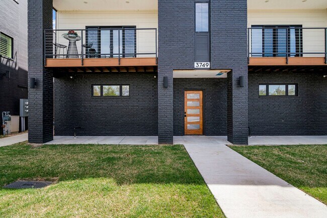 Building Photo - Discover modern elegance in the newly constructed Edgewater Condominiums, a boutique community fe...