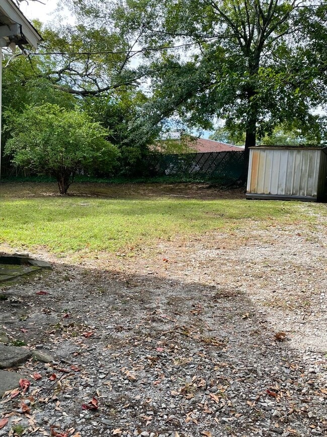 Building Photo - Adorable 2 Bedroom & 1 Full Bath Bungalow ...