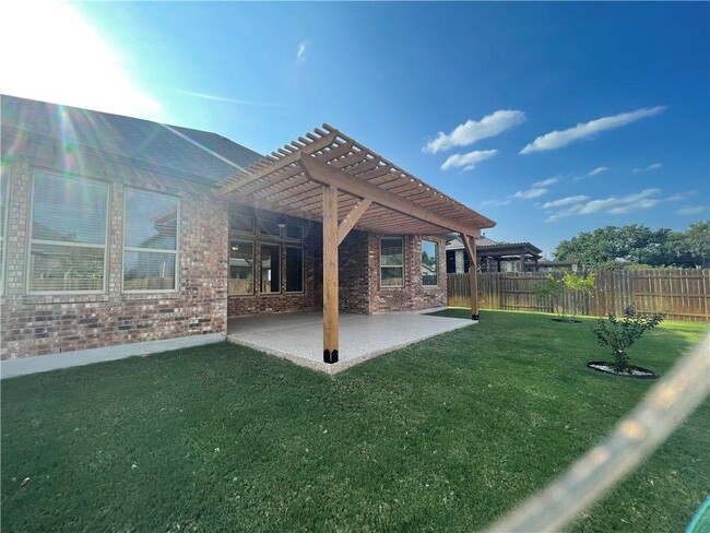 Building Photo - 932 Hezekiah Ln