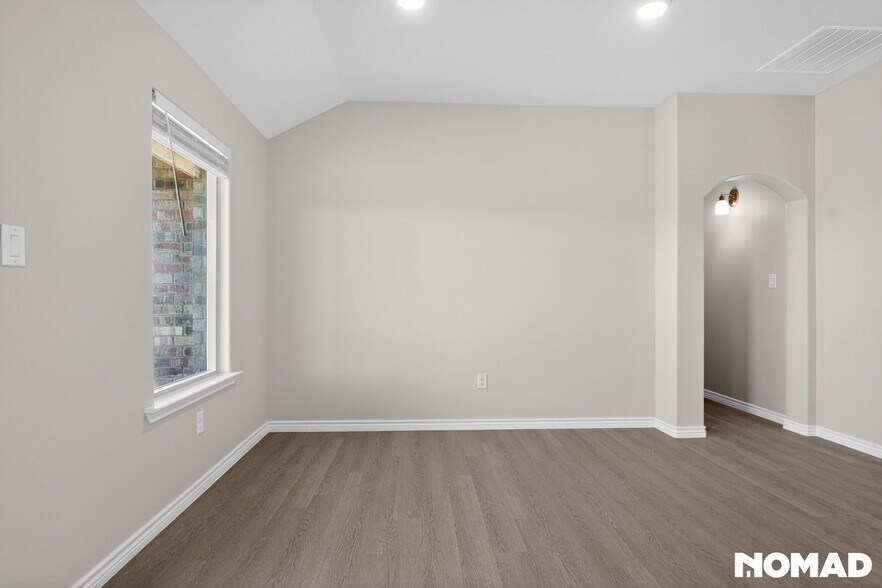 Building Photo - 1409 Bajada St