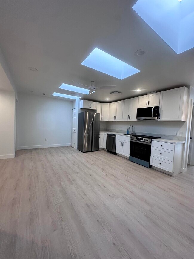 Building Photo - 1133 Sweetwater Ln