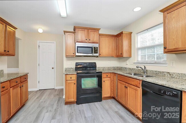 Building Photo - 1445 Laraway Ct NW