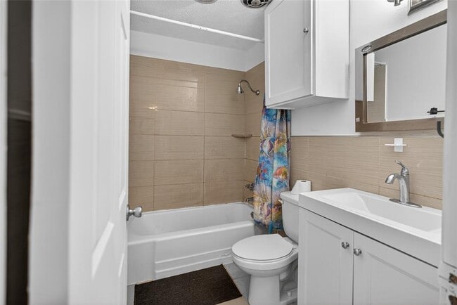 Building Photo - 1400 Braes Ridge Dr