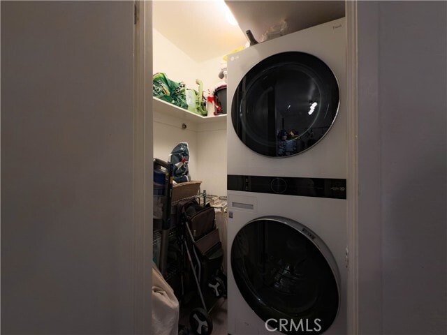 Building Photo - 532 N Rossmore Ave