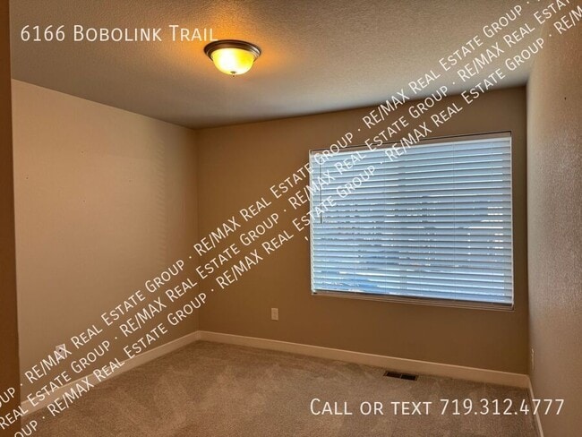 Building Photo - 6166 Bobolink Trl