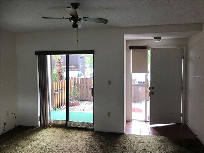 Building Photo - 2649 Surrey Ct