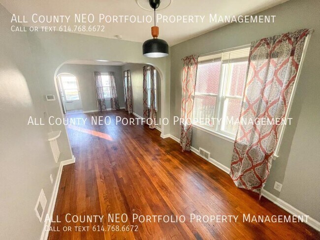 Building Photo - 35 N Brinker Ave