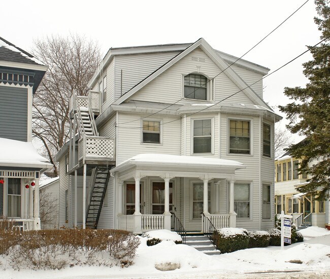 Primary Photo - 28 Pleasant St