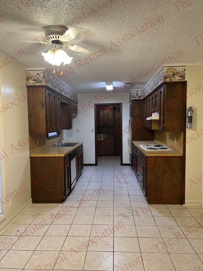 Building Photo - 6656 Sonny Boy Yeldell Rd