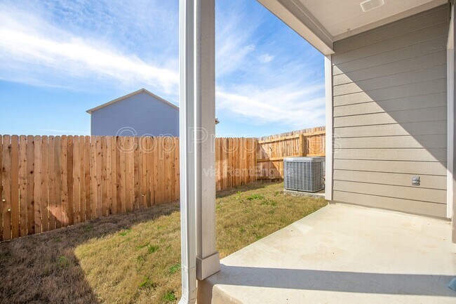 Building Photo - 7523 Gramercy Wy