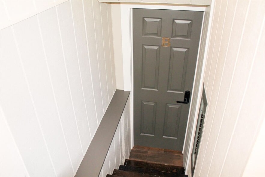 Building Photo - 22-Orris-F-1 Orris Rd