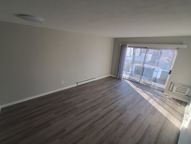 Building Photo - 760 Cummins Hwy